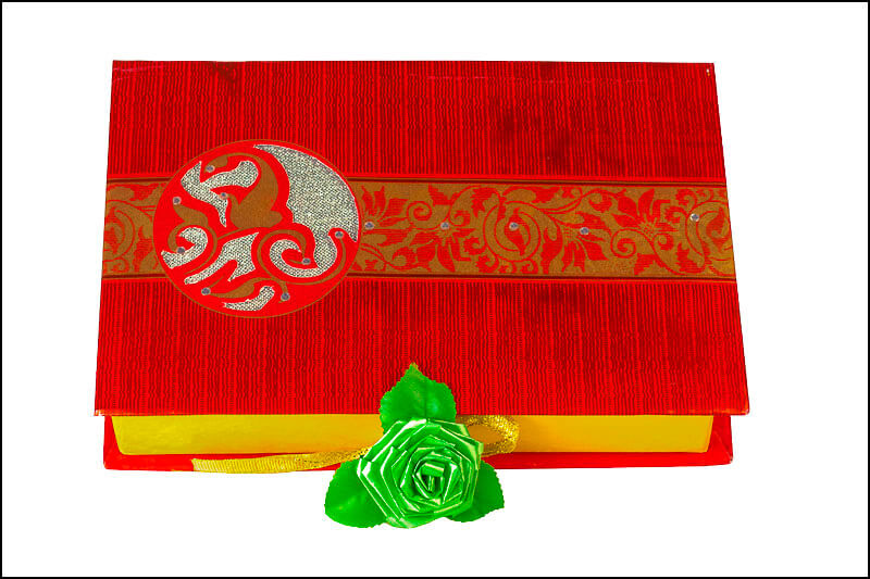 Closed gift box with decoration