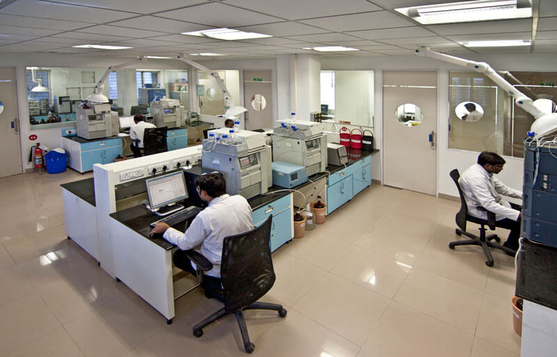 lab technicians in pharma plant