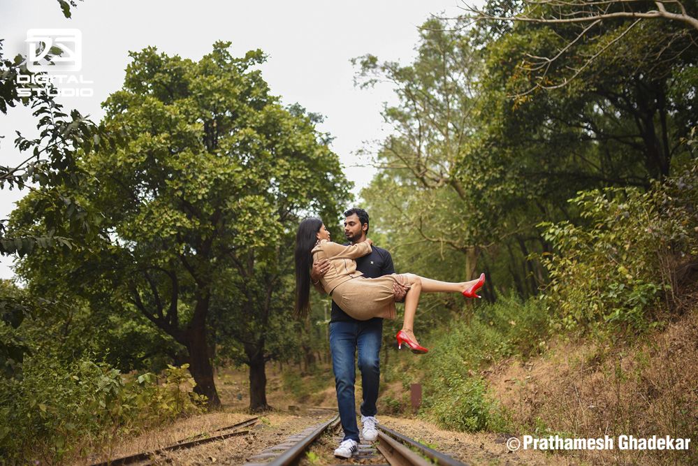 pre wedding shoot in Matheran