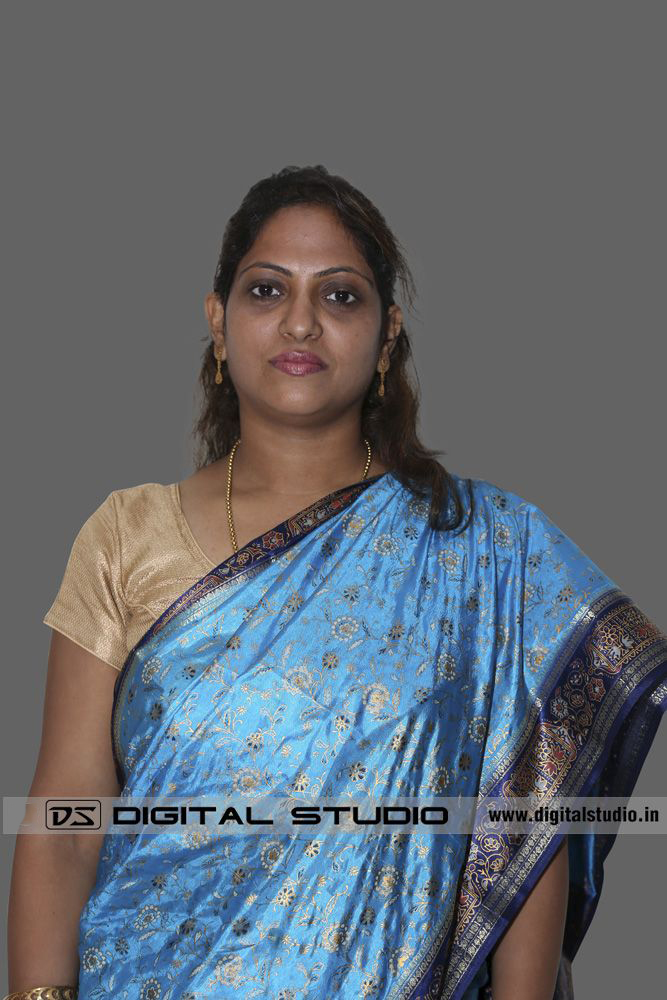 Executive lady in blude sari
