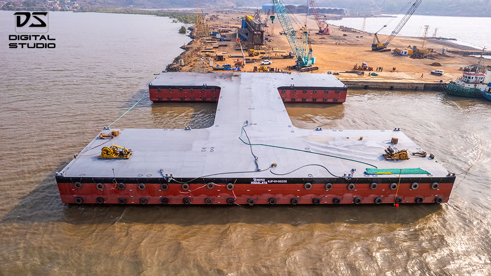 Perspective view of a barge on jetty