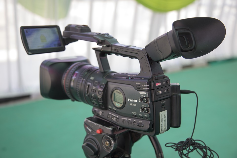 Video camera Canon XF 305