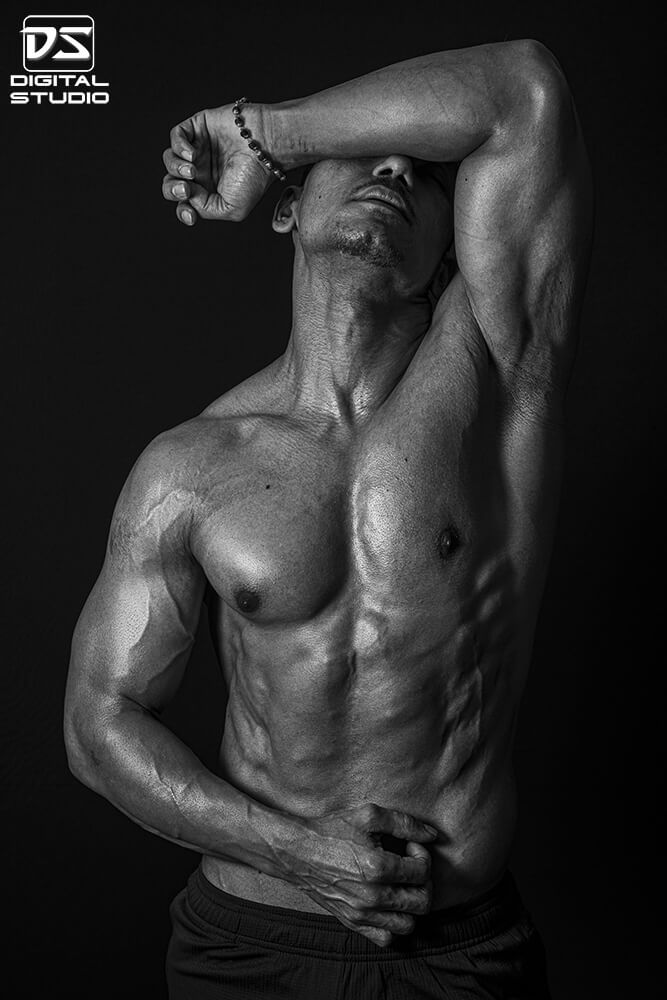 Creative black-white fitness portfolio