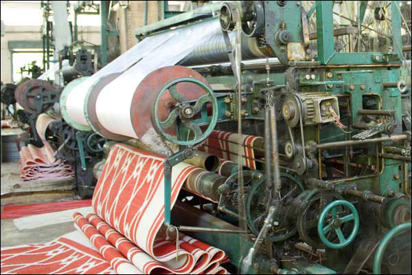 Mats manufacturing machine