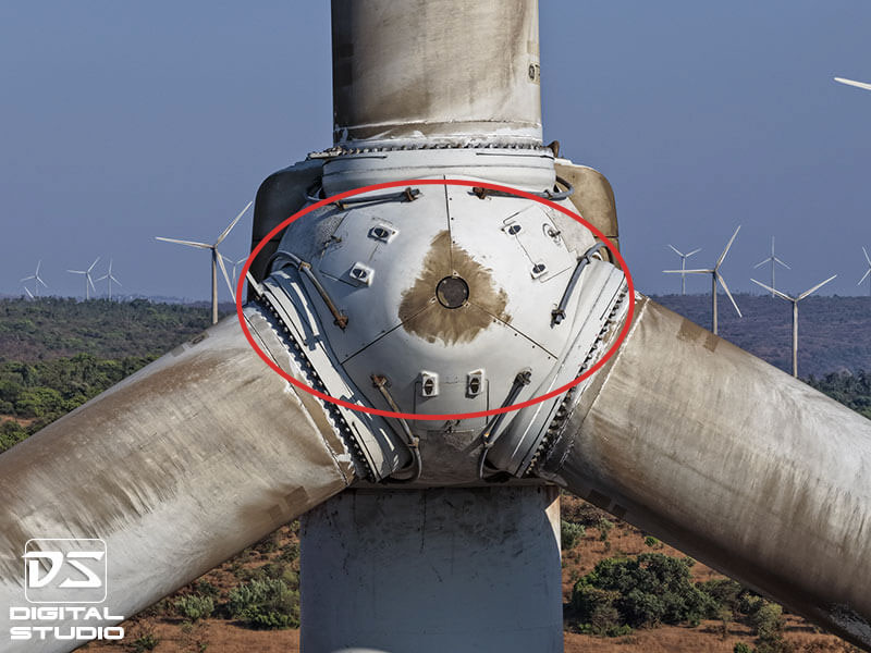 Wind turbine hub oil leakage and contamination detected during drone-based inspection at blade root interface