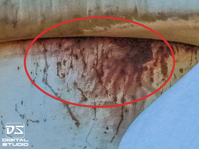 Rust streaking and corrosion runoff at the wind turbine tower–nacelle interface detected during drone inspection