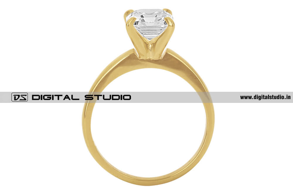 Solitaire diamond ring