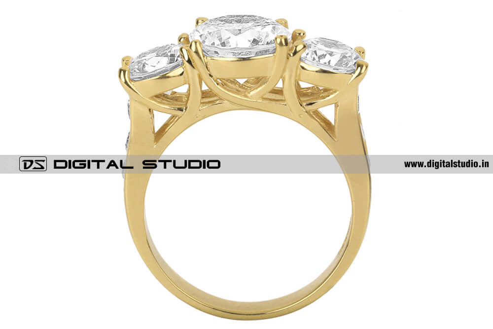 Three diamond ring in 18 carat gold