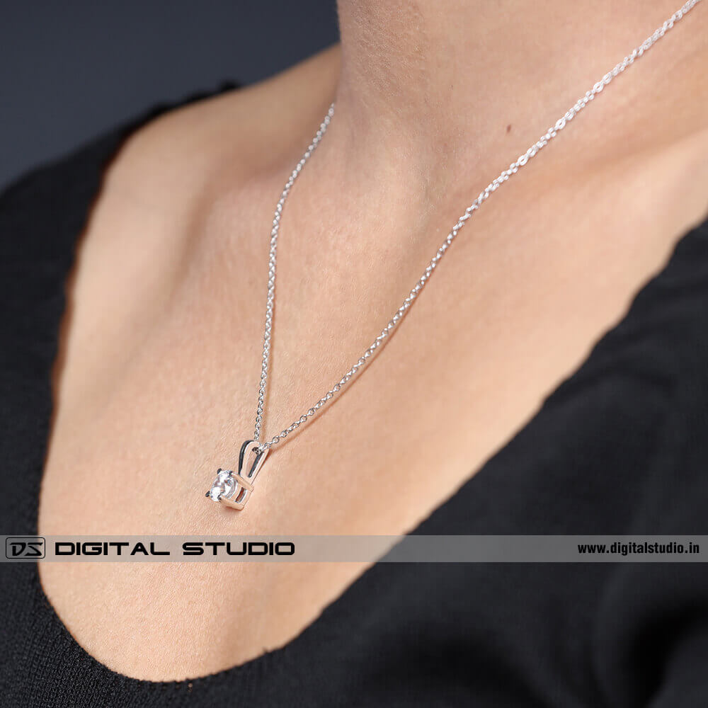 Platinum chain diamond pendant