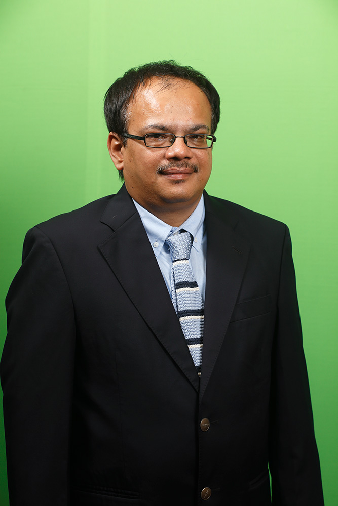 Executive in formal full suit