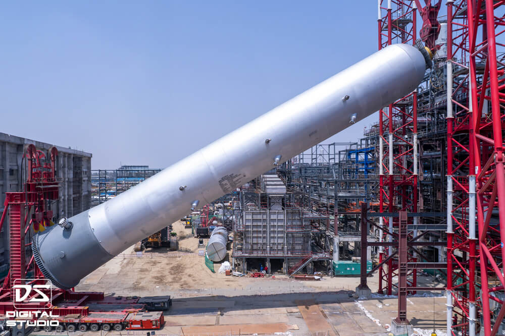 The lifting of 1700 tonne chimney 