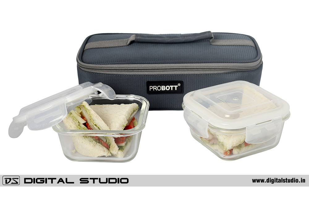 Glass lunch boxes with veg. sandwitches