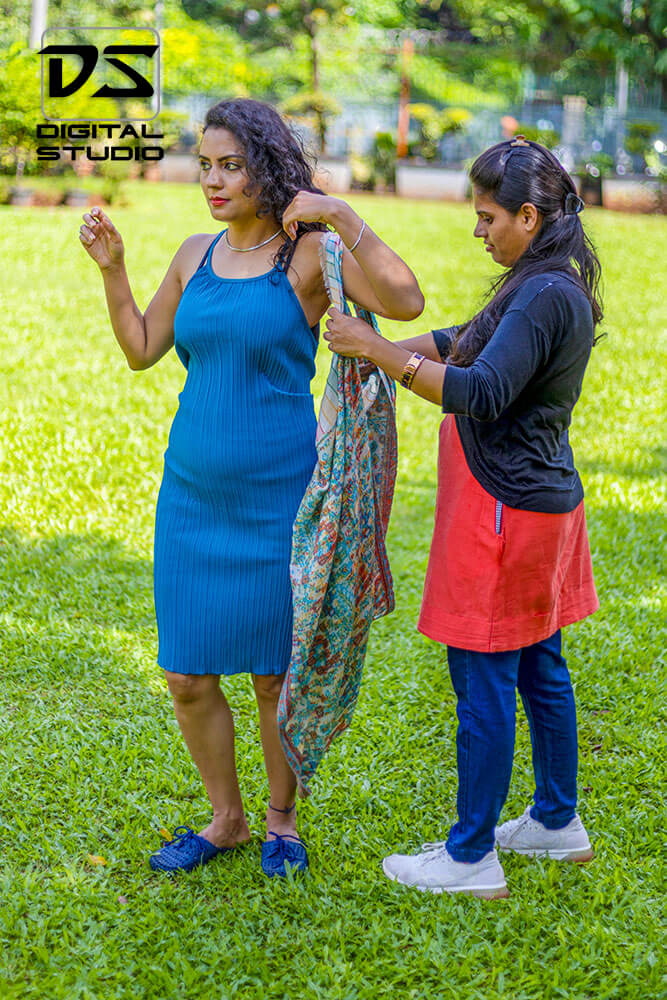 Pashmina shawls model getting ready